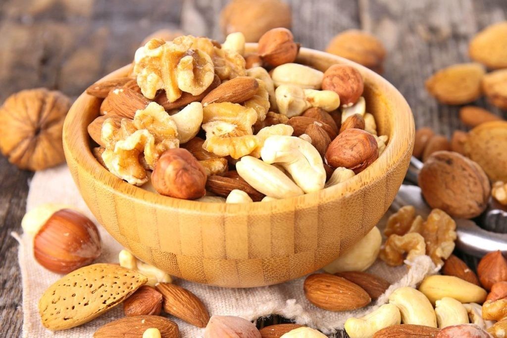 Можно ли шиншилле орехи и какие именно: грецкие, кедровые, арахис и другие