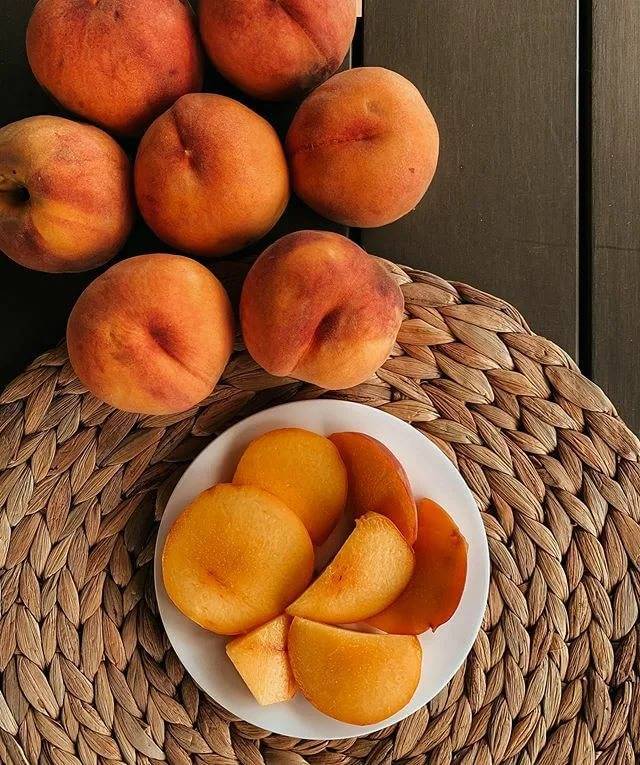 Чем кормить морскую свинку? какие продукты давать можно, а какие нельзя?